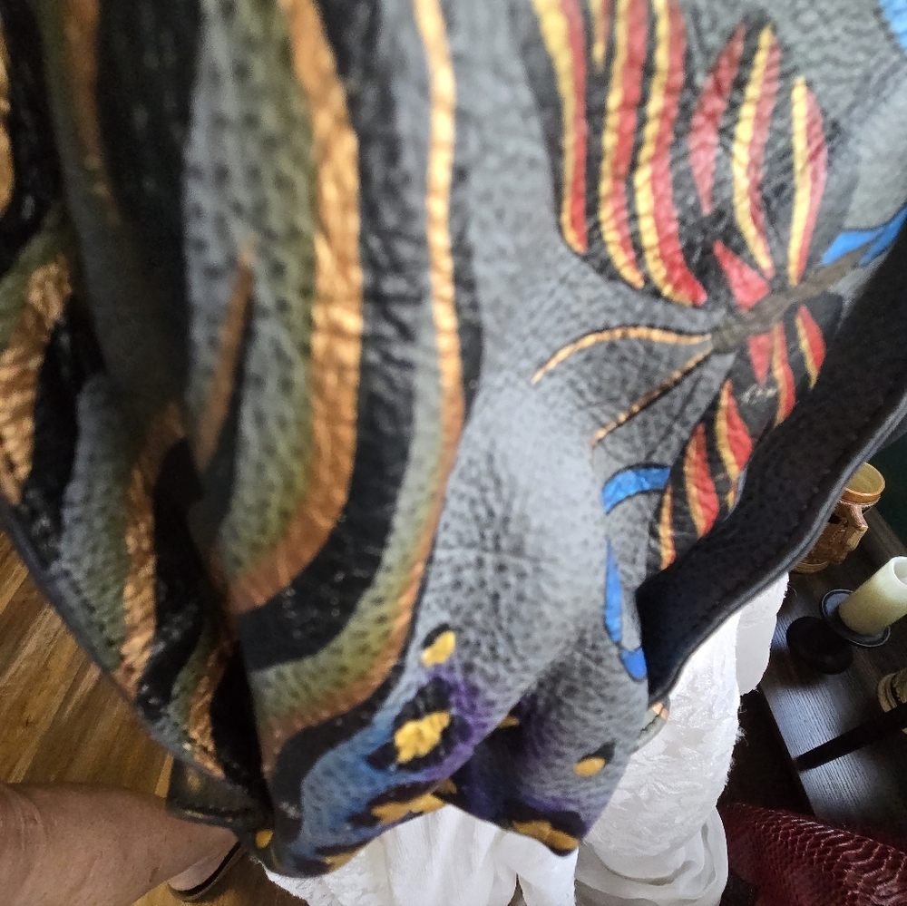 Anuschka LARGE TOTE- A Work of art! Desert Rose pattern.  Excellent Condtion. - Picture 12 of 16